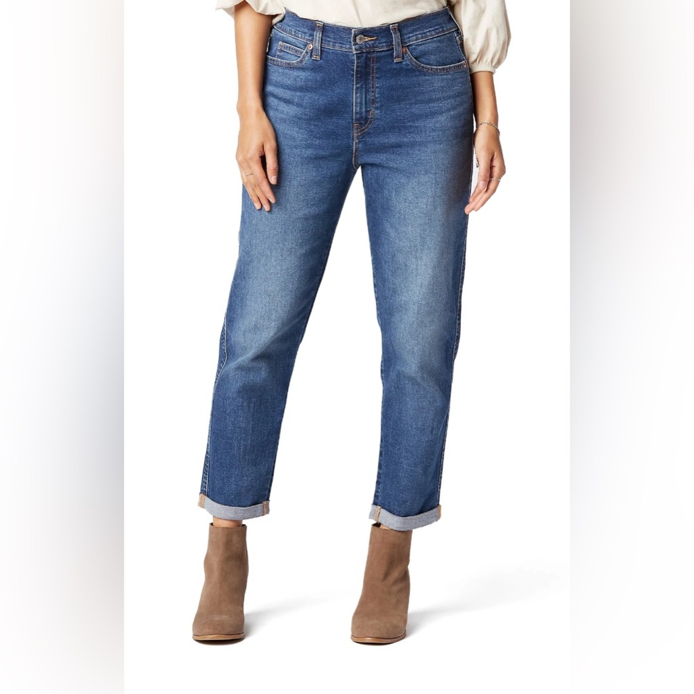 Levi's Mid Rise Boyfriend